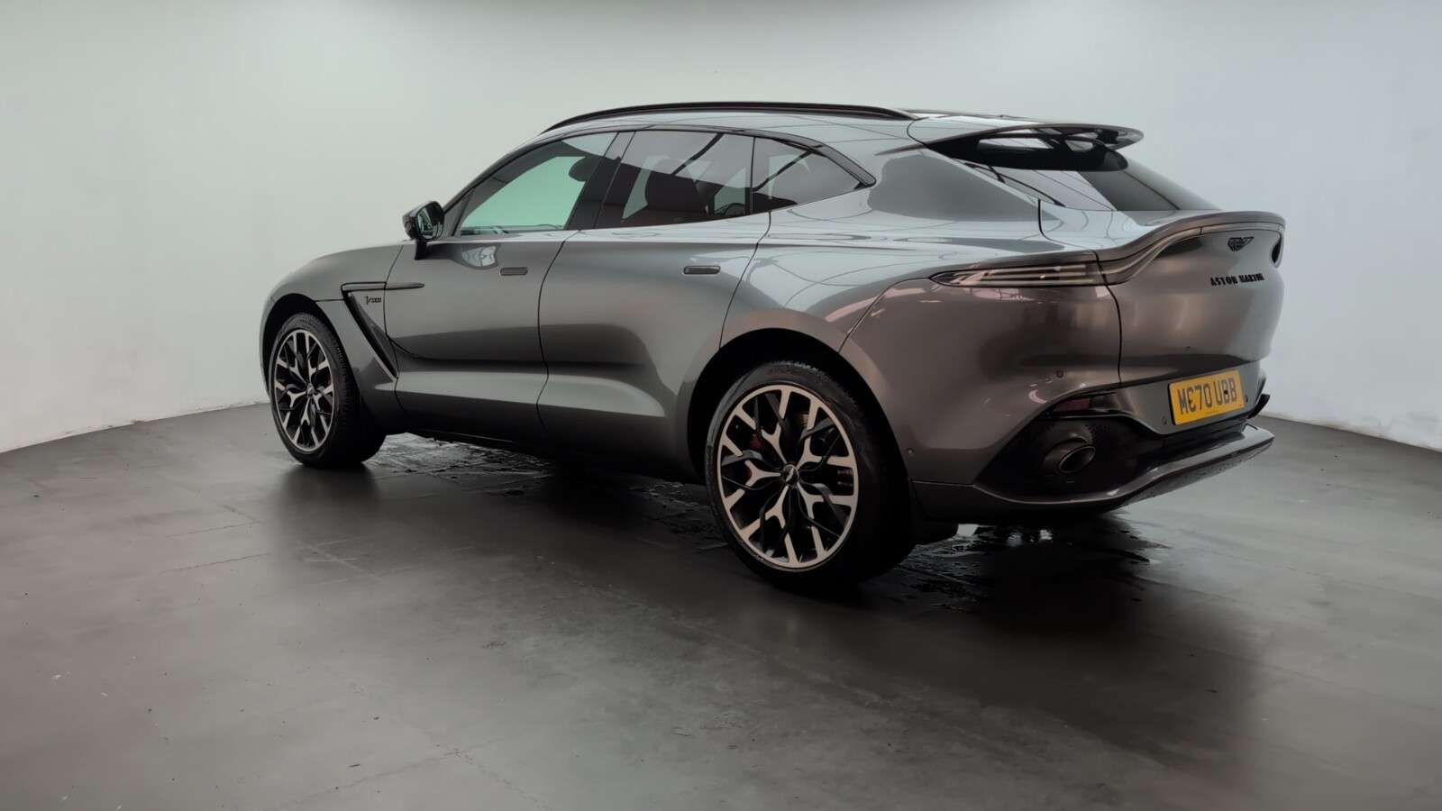 2020 ASTON MARTIN DBX 2020 ASTON MARTIN DBX