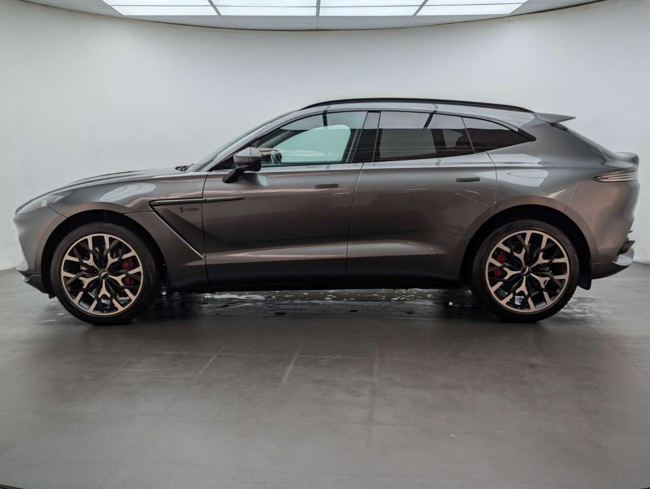 2020 ASTON MARTIN DBX 2020 ASTON MARTIN DBX