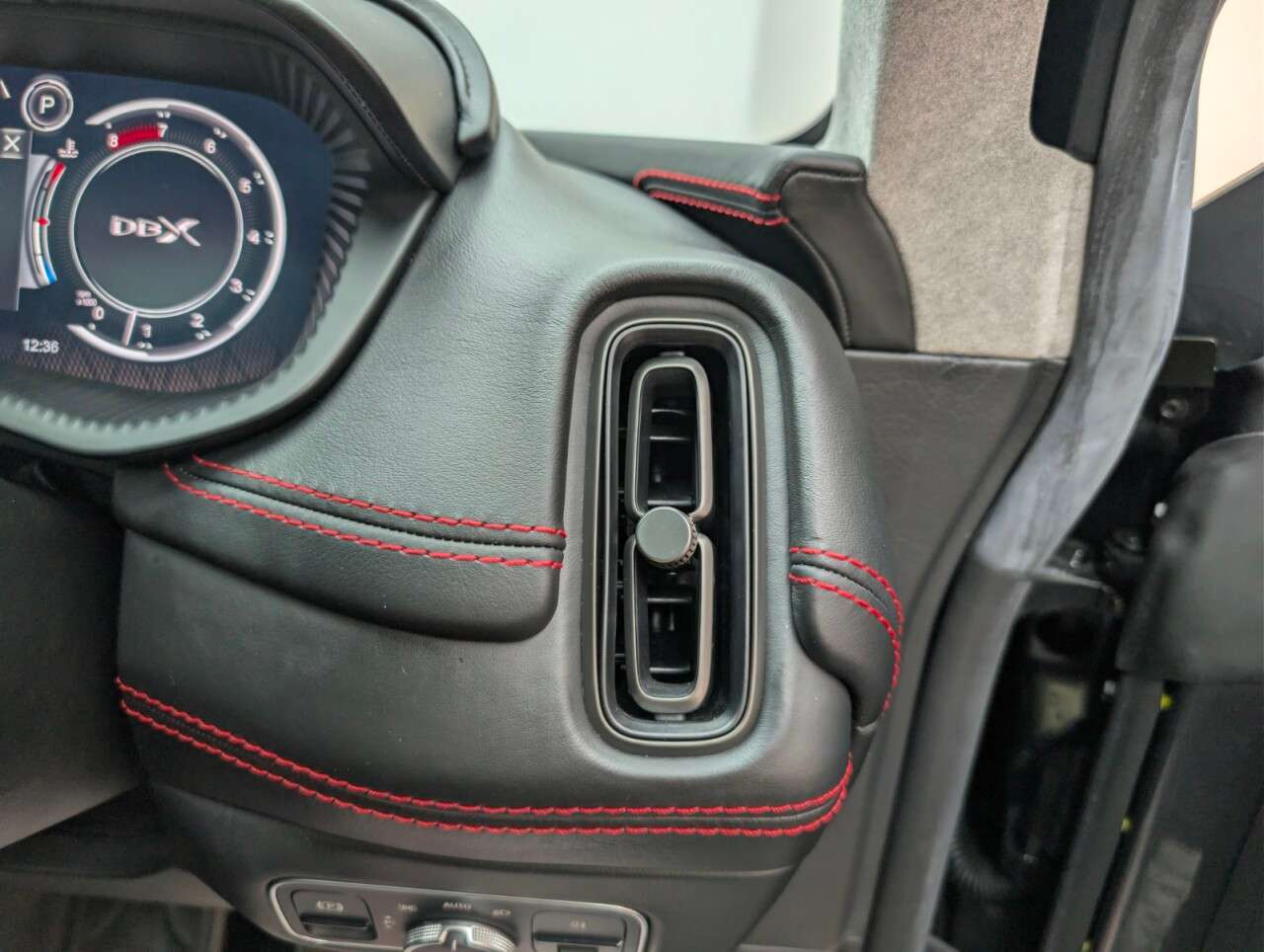 2020 ASTON MARTIN DBX 2020 ASTON MARTIN DBX