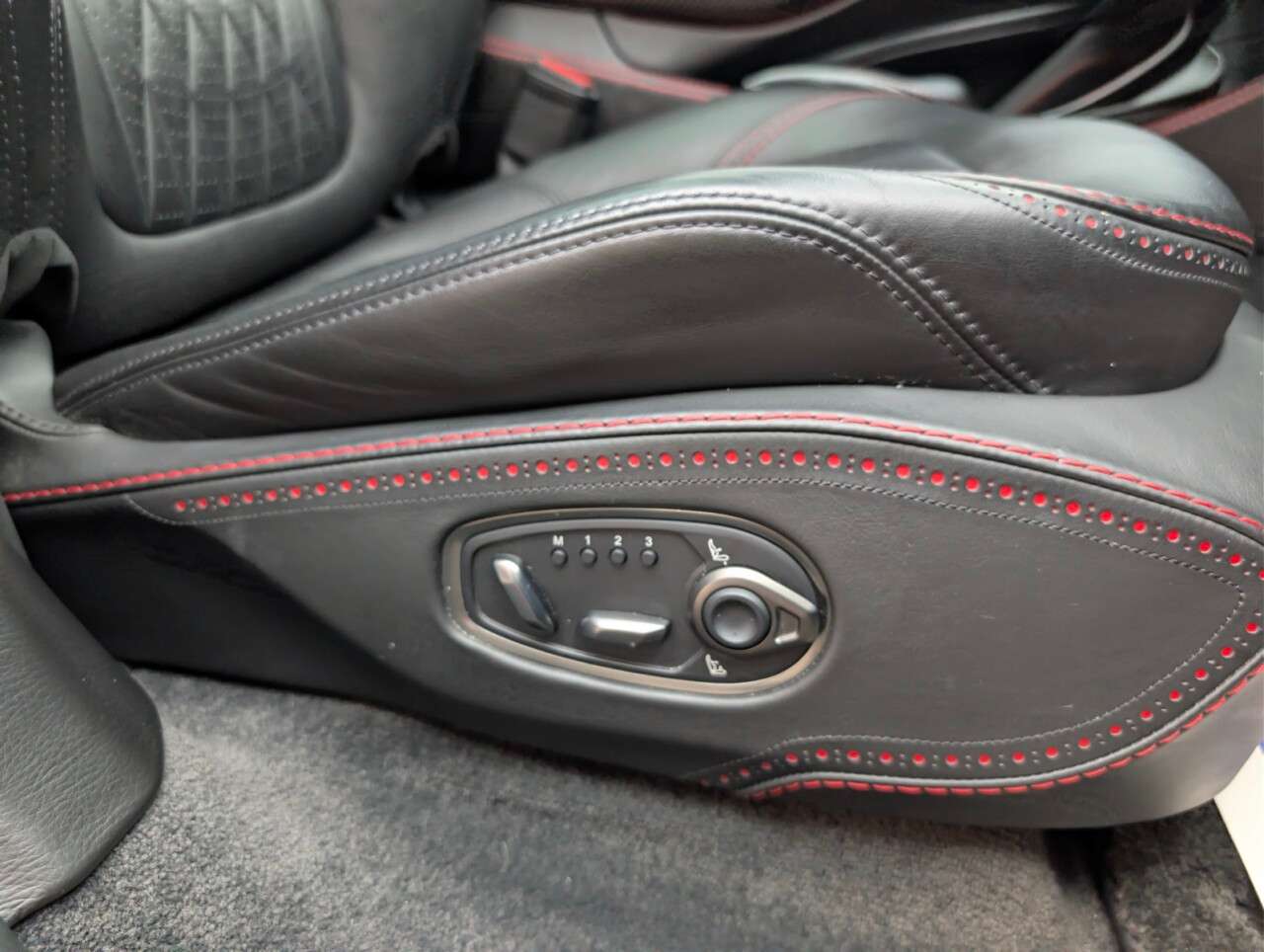 2020 ASTON MARTIN DBX 2020 ASTON MARTIN DBX