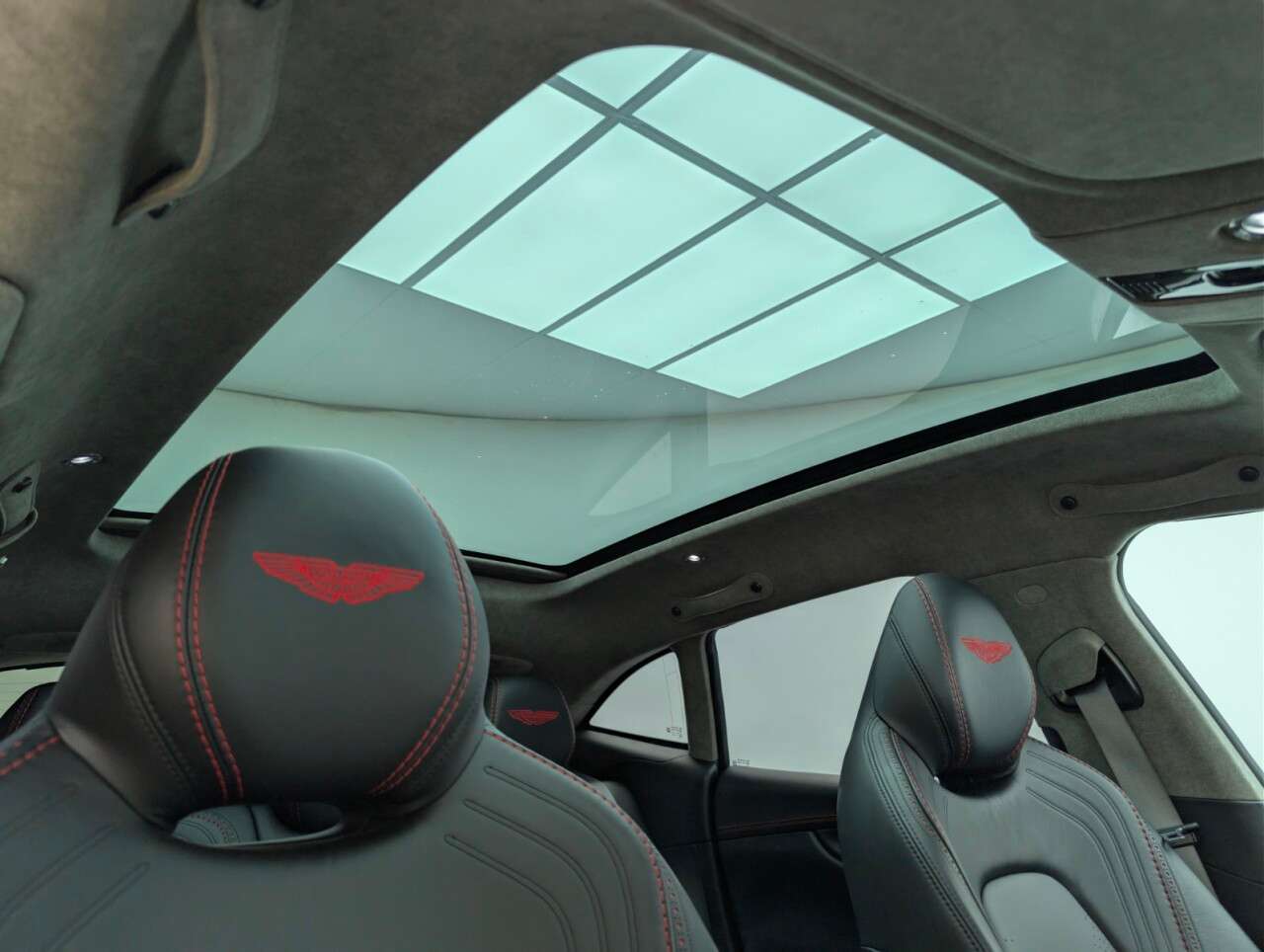 2020 ASTON MARTIN DBX 2020 ASTON MARTIN DBX