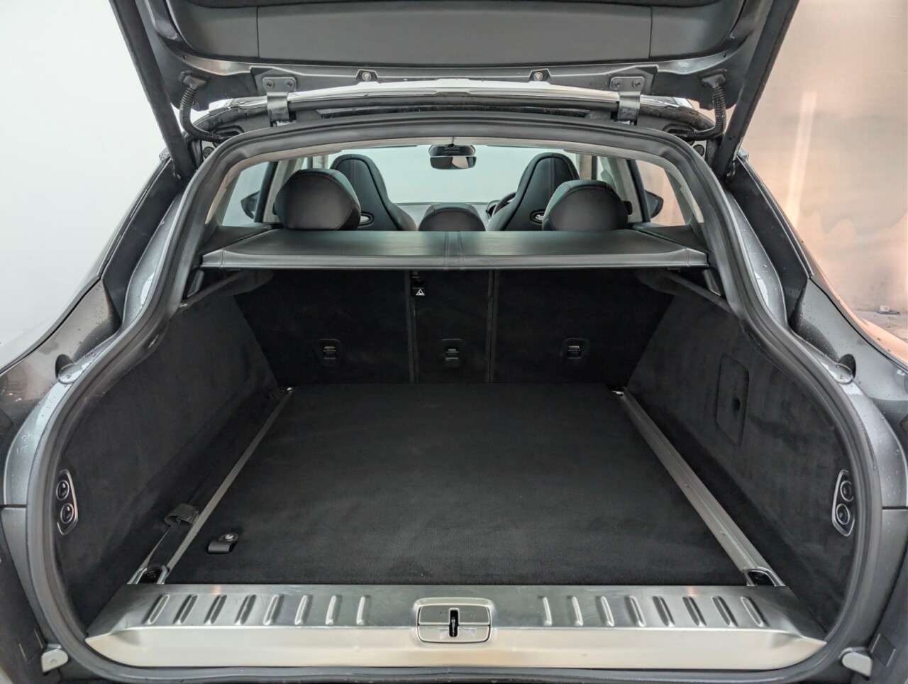 2020 ASTON MARTIN DBX 2020 ASTON MARTIN DBX