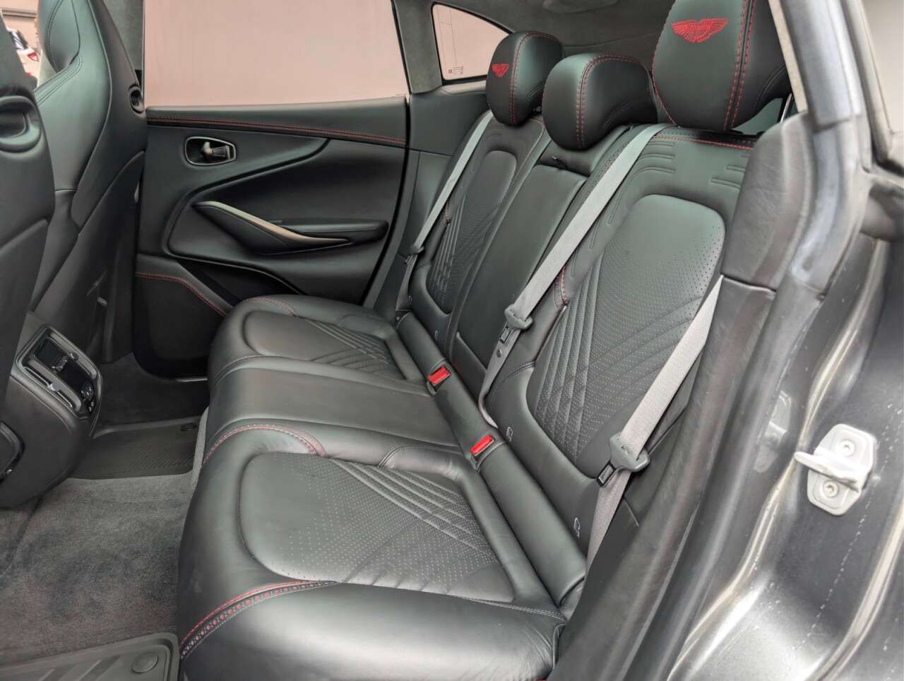 2020 ASTON MARTIN DBX 2020 ASTON MARTIN DBX