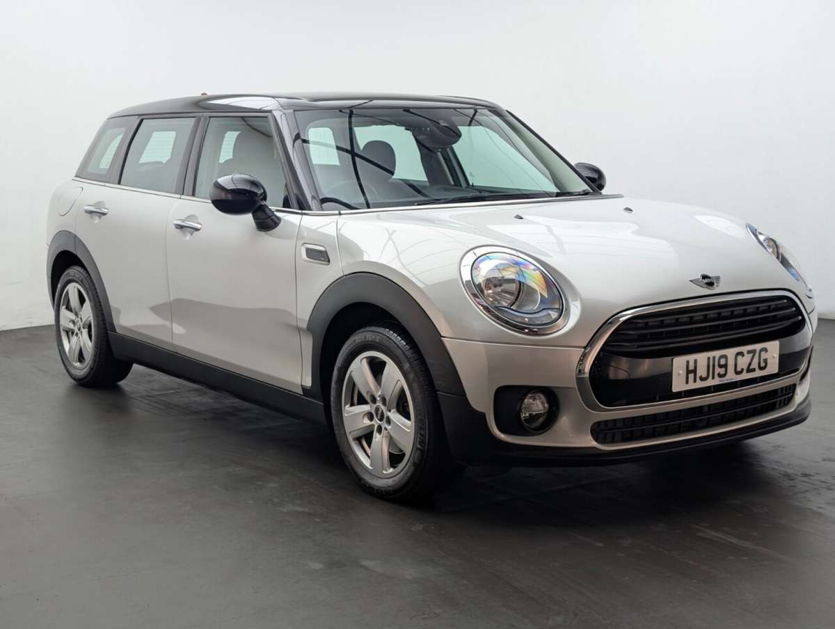 Check out this Mini Clubman 2019 Diesel Manual