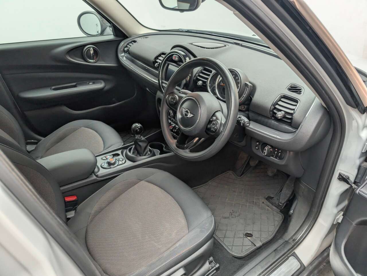 2019 MINI CLUBMAN 2019 MINI CLUBMAN