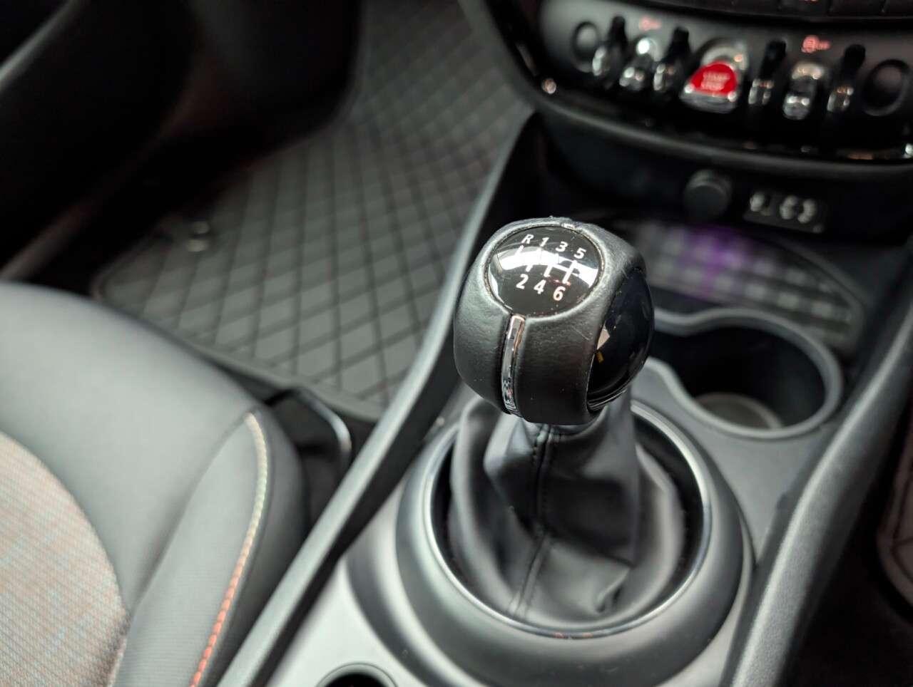 2019 MINI CLUBMAN 2019 MINI CLUBMAN