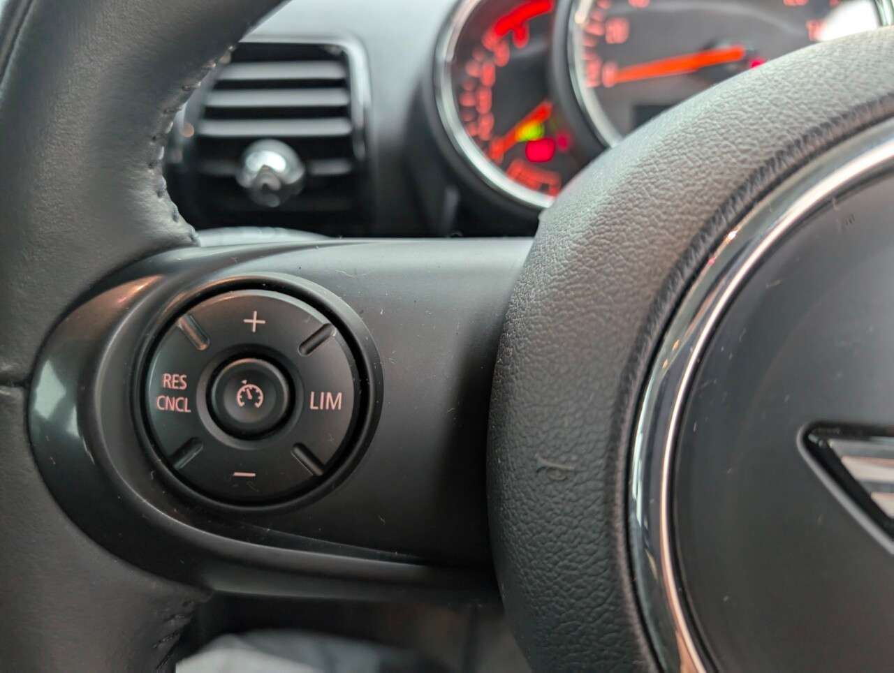 2019 MINI CLUBMAN 2019 MINI CLUBMAN