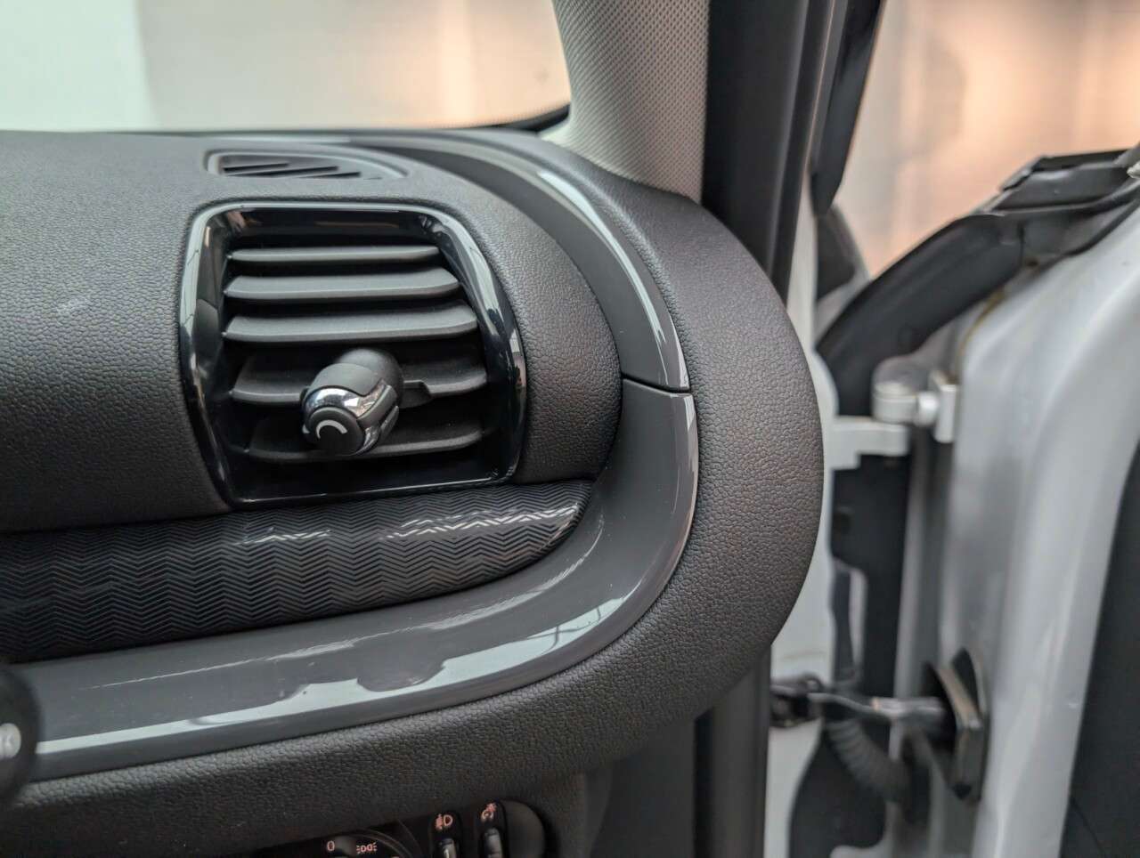 2019 MINI CLUBMAN 2019 MINI CLUBMAN