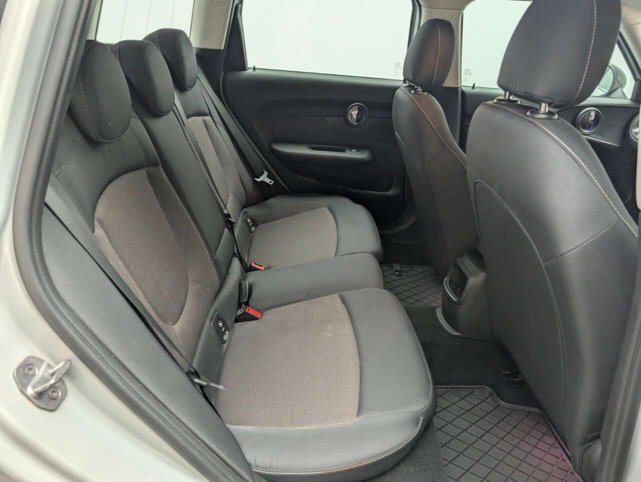 2019 MINI CLUBMAN 2019 MINI CLUBMAN