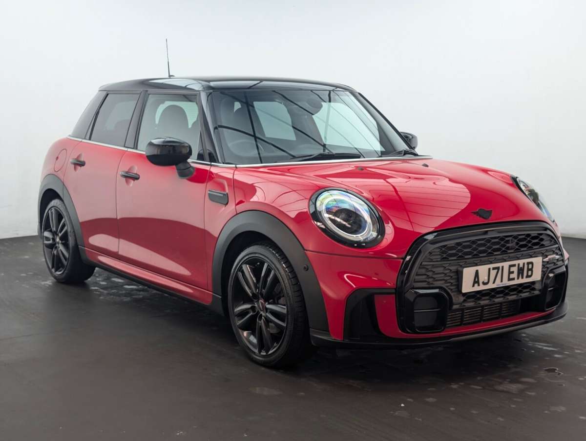 Check out this Mini Hatch 2021 Petrol Manual