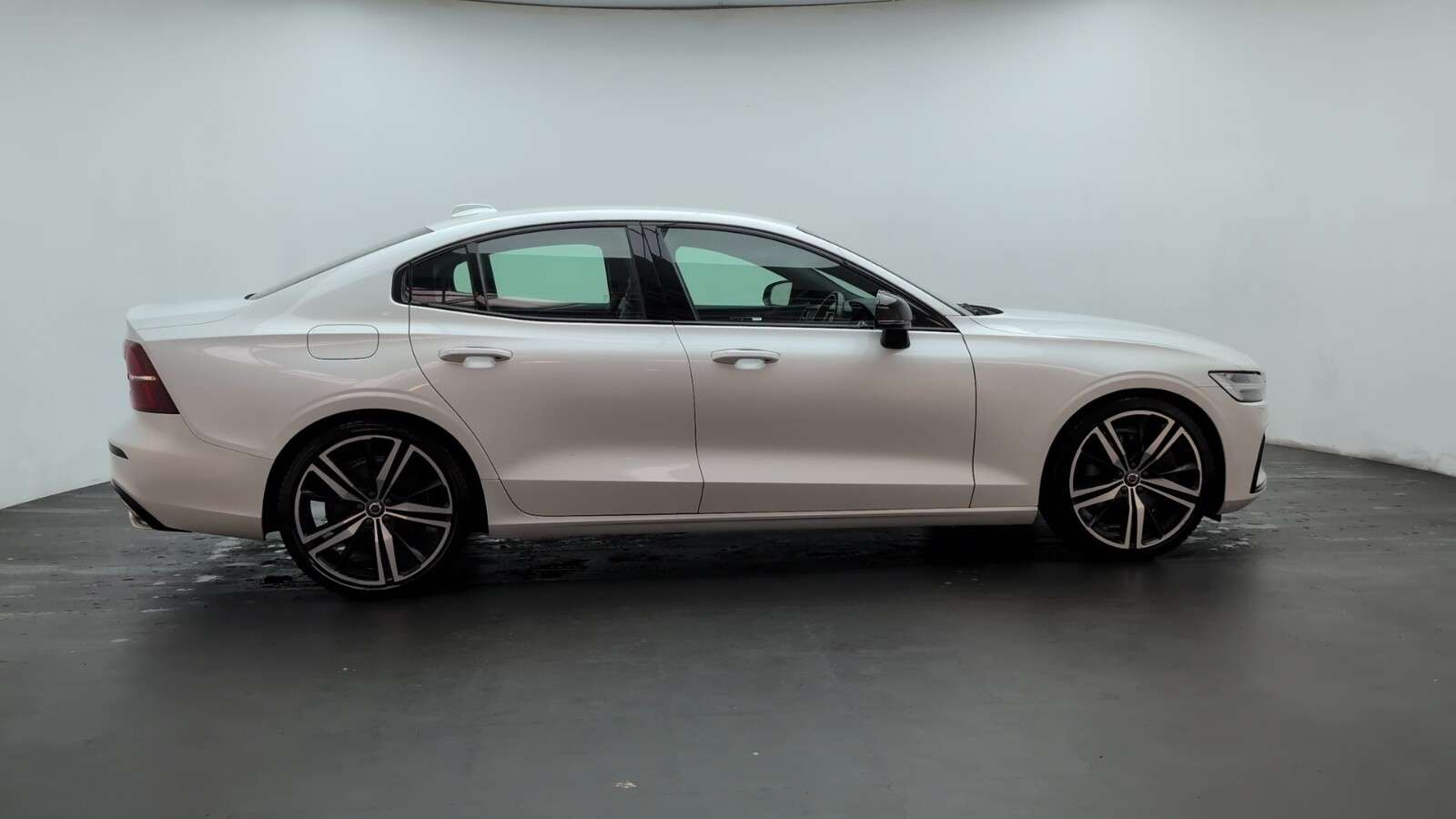 2019 VOLVO S60 2019 VOLVO S60