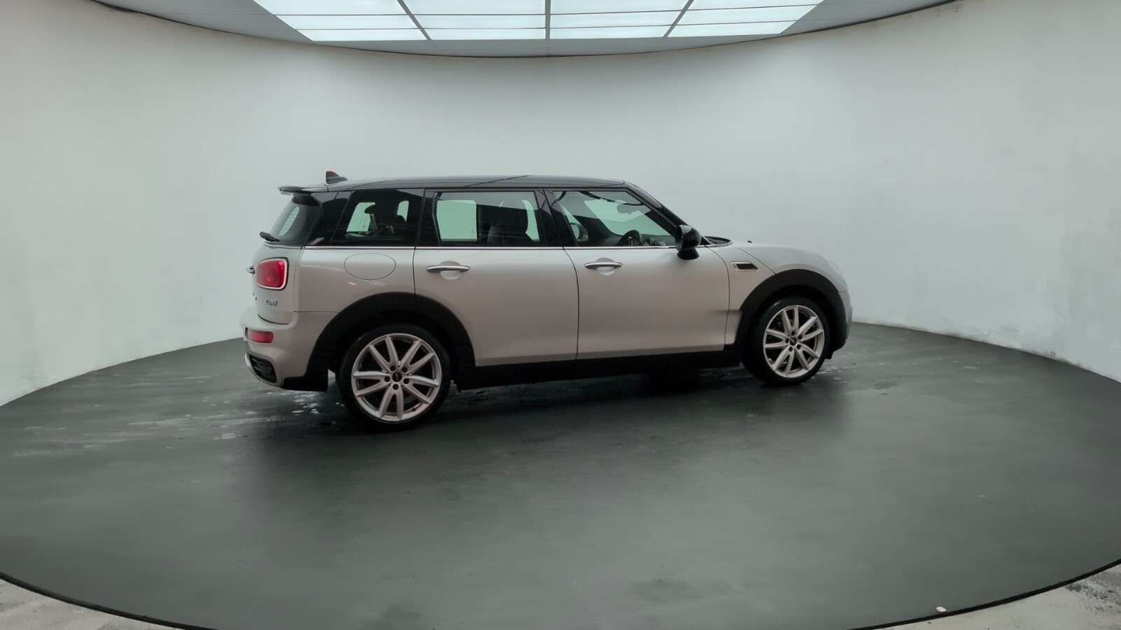 2018 MINI CLUBMAN 2018 MINI CLUBMAN