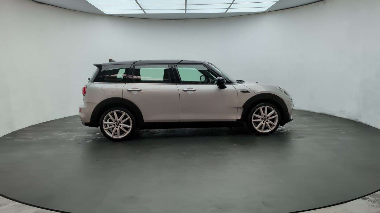 2018 MINI CLUBMAN 2018 MINI CLUBMAN