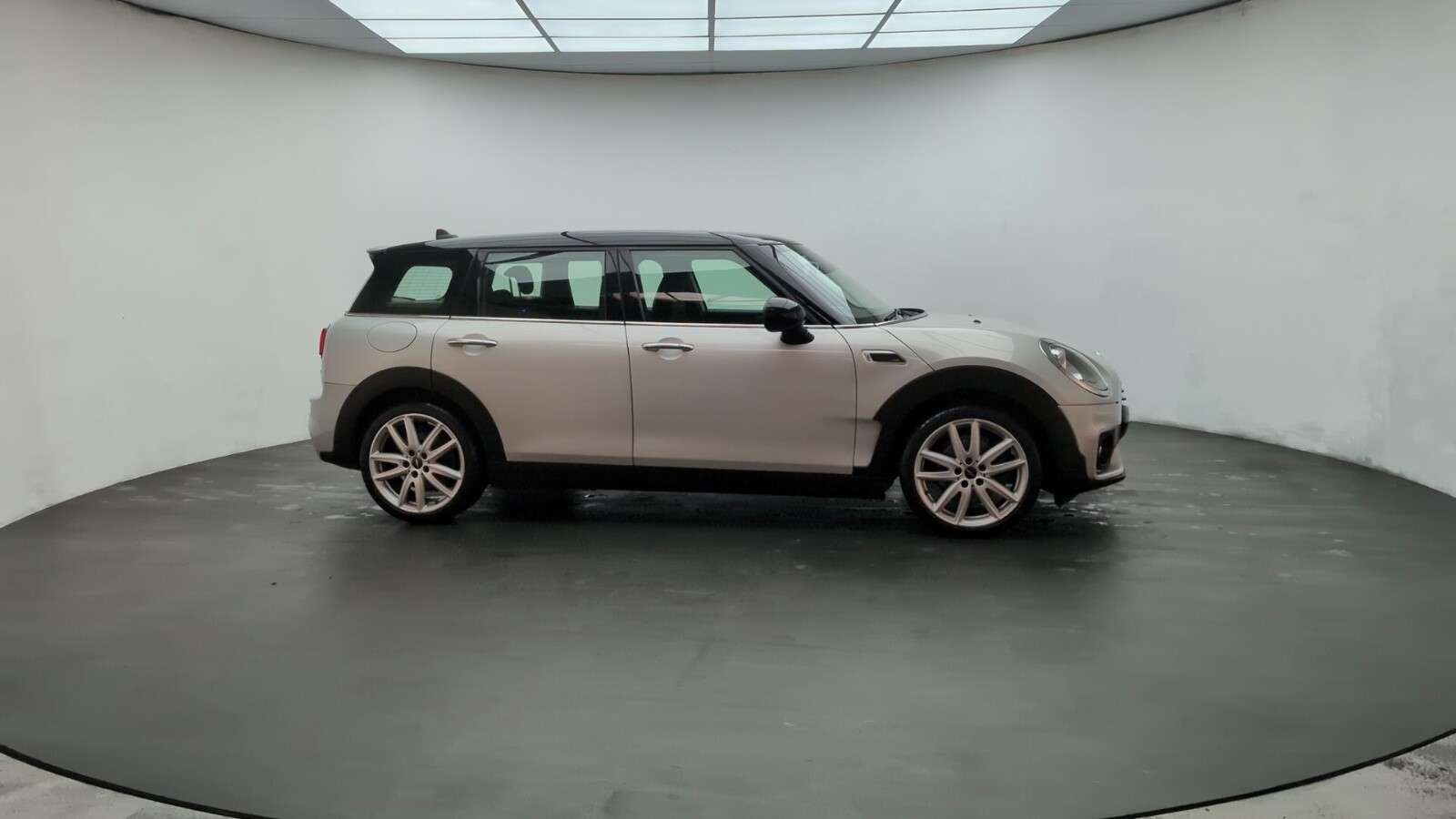 2018 MINI CLUBMAN 2018 MINI CLUBMAN