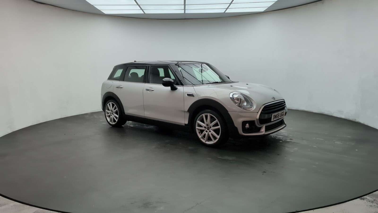 2018 MINI CLUBMAN 2018 MINI CLUBMAN