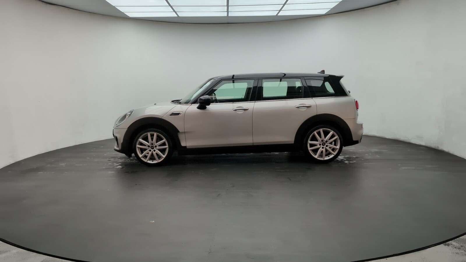 2018 MINI CLUBMAN 2018 MINI CLUBMAN