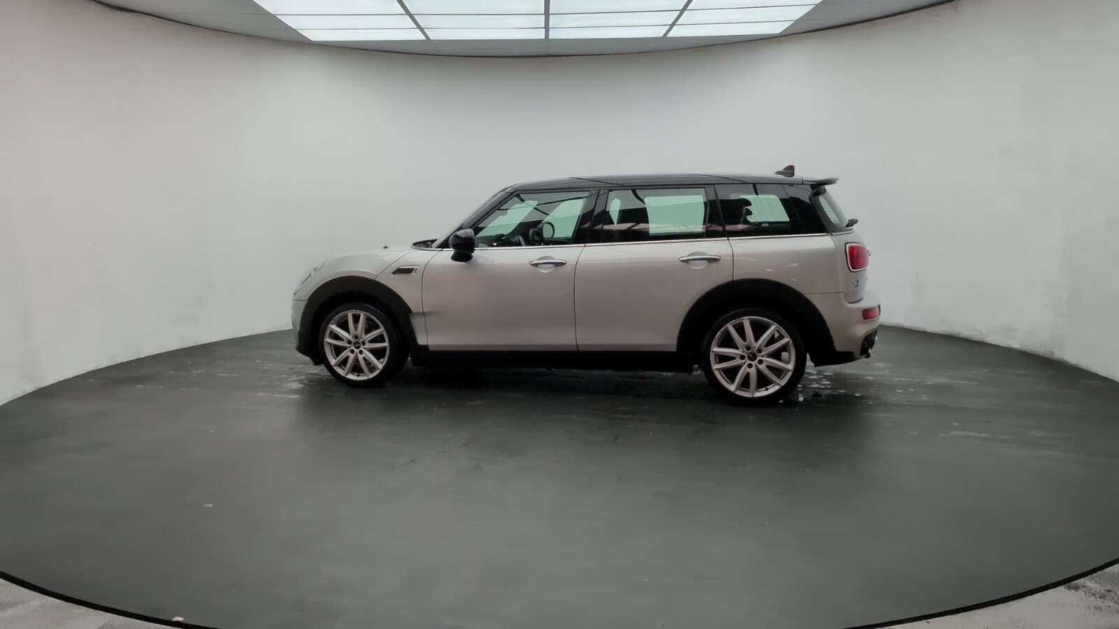 2018 MINI CLUBMAN 2018 MINI CLUBMAN