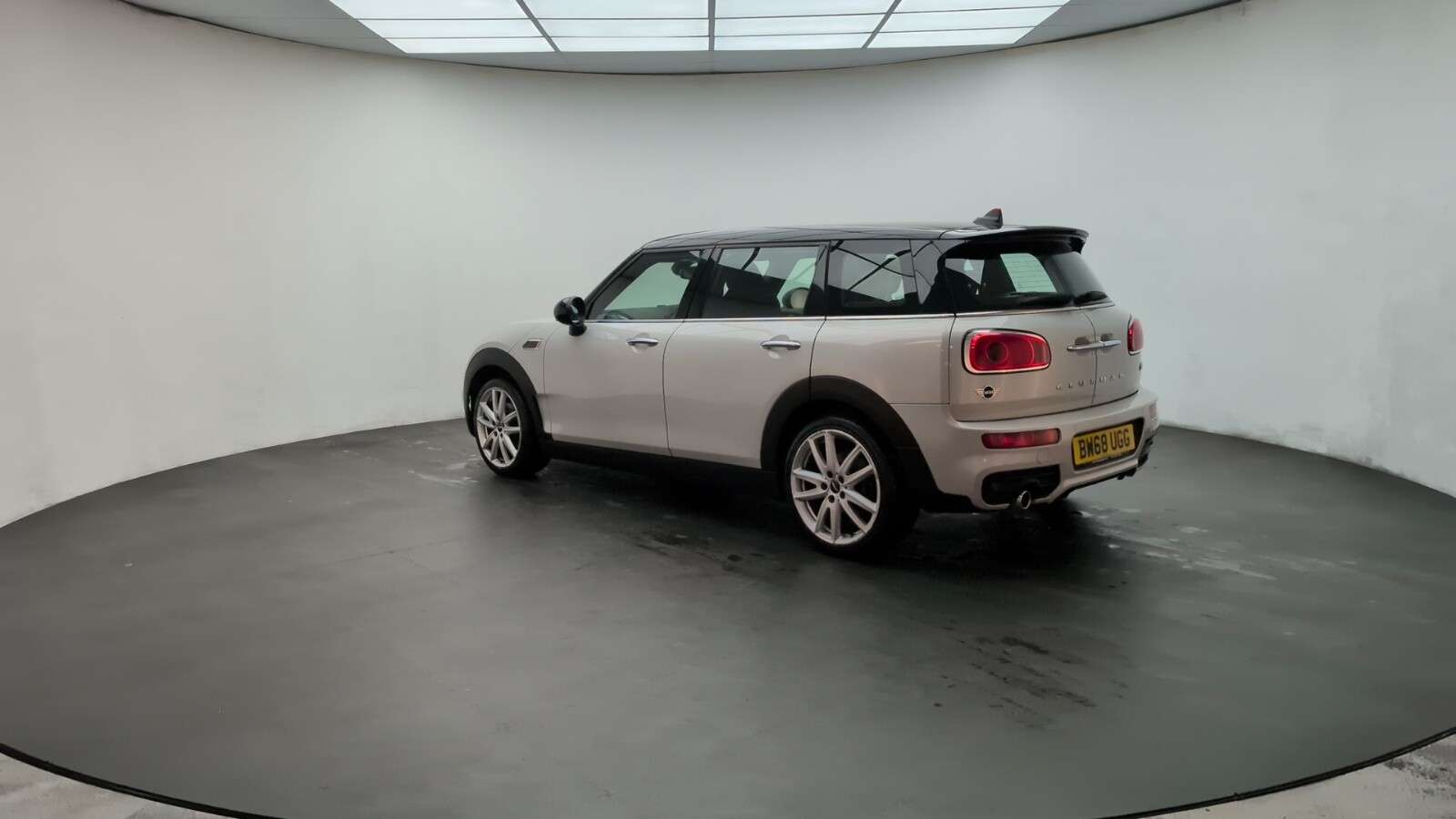 2018 MINI CLUBMAN 2018 MINI CLUBMAN