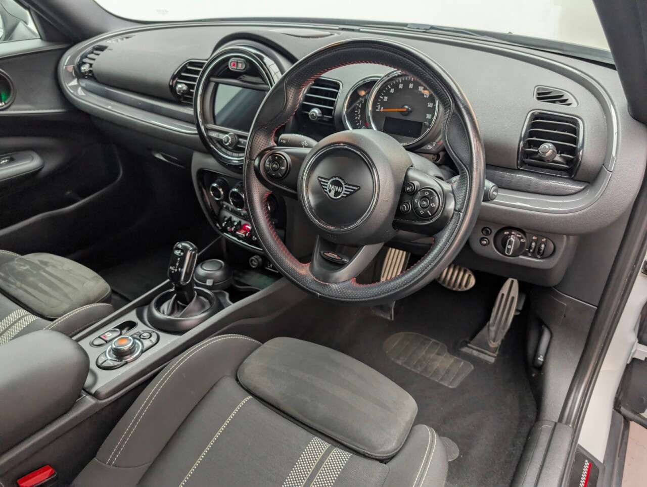 2018 MINI CLUBMAN 2018 MINI CLUBMAN