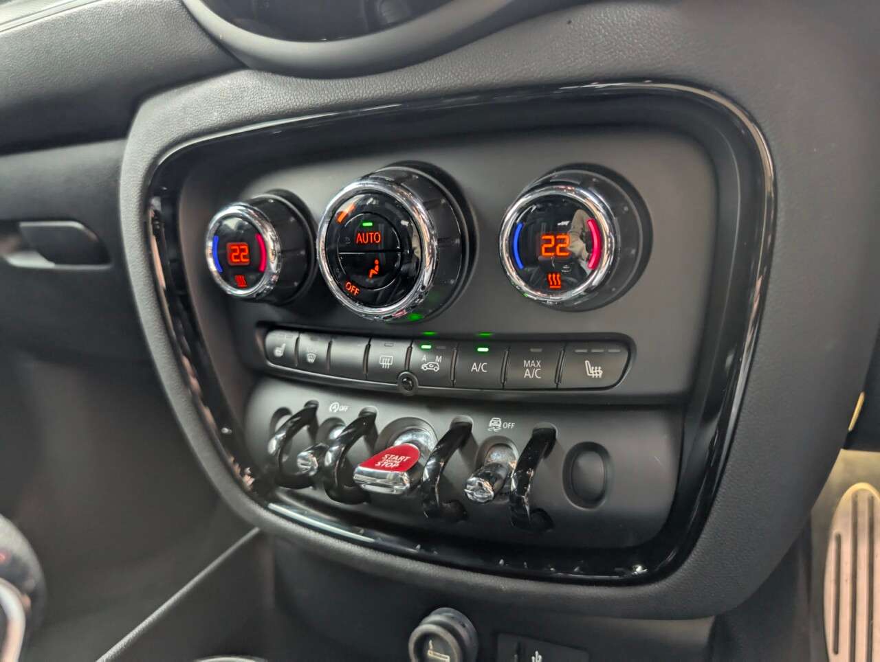 2018 MINI CLUBMAN 2018 MINI CLUBMAN