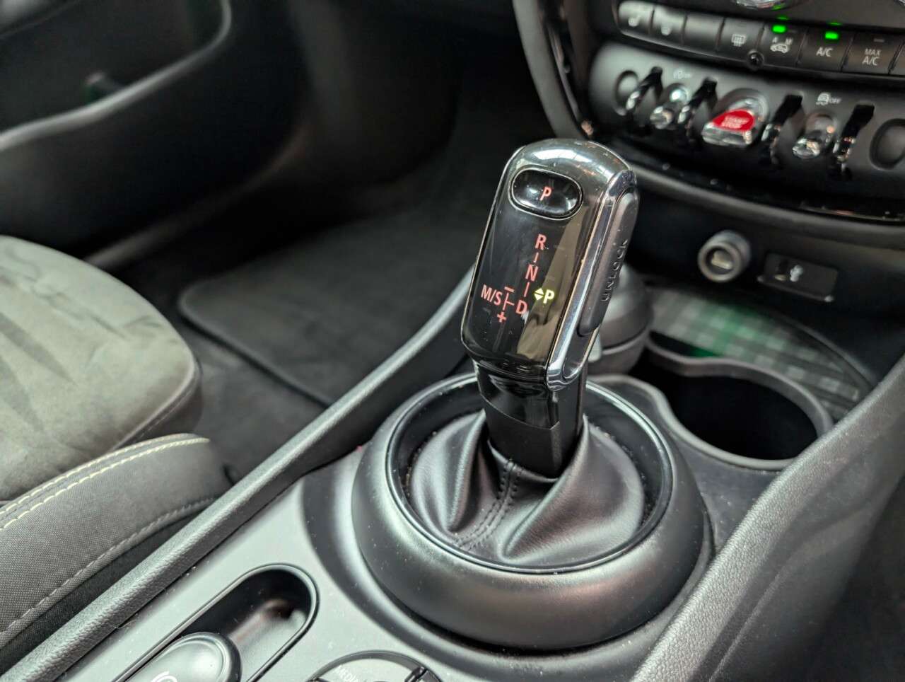 2018 MINI CLUBMAN 2018 MINI CLUBMAN