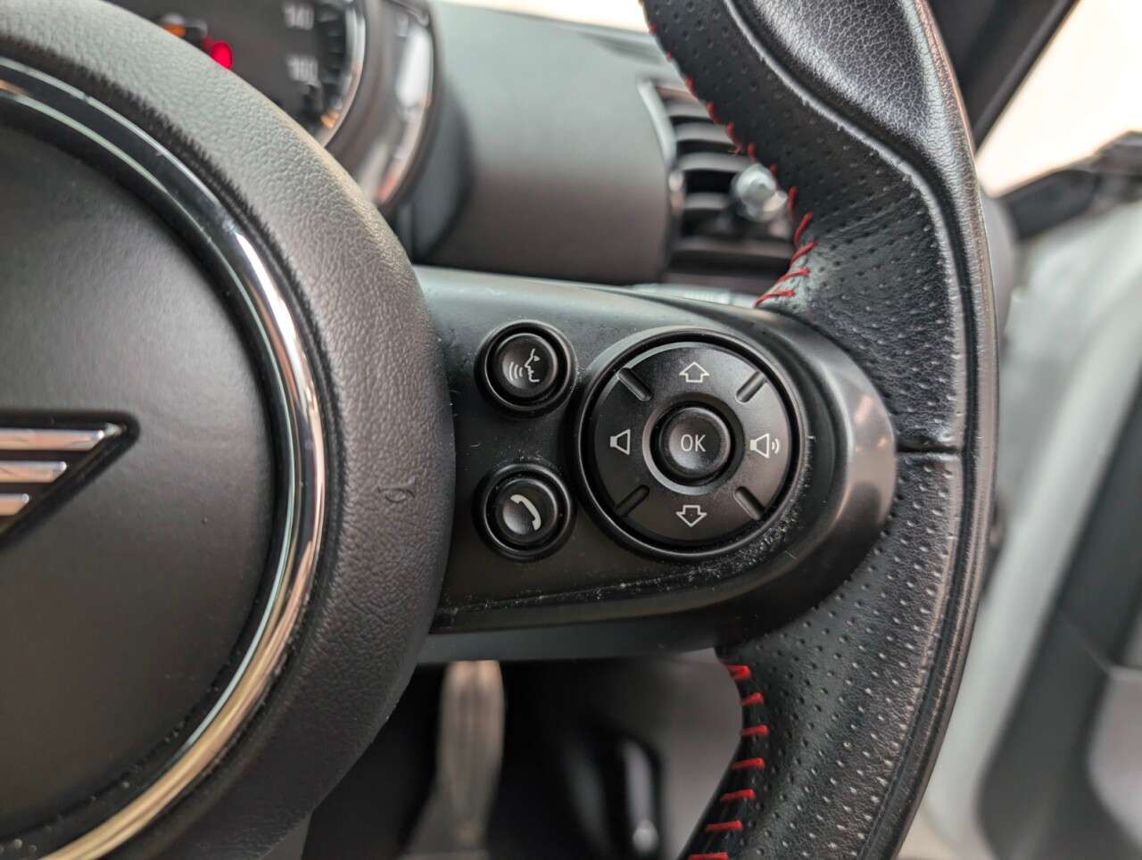 2018 MINI CLUBMAN 2018 MINI CLUBMAN