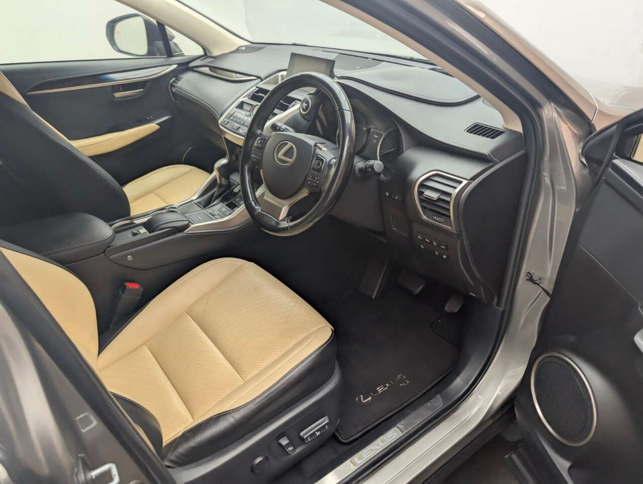 2017 LEXUS NX 2017 LEXUS NX