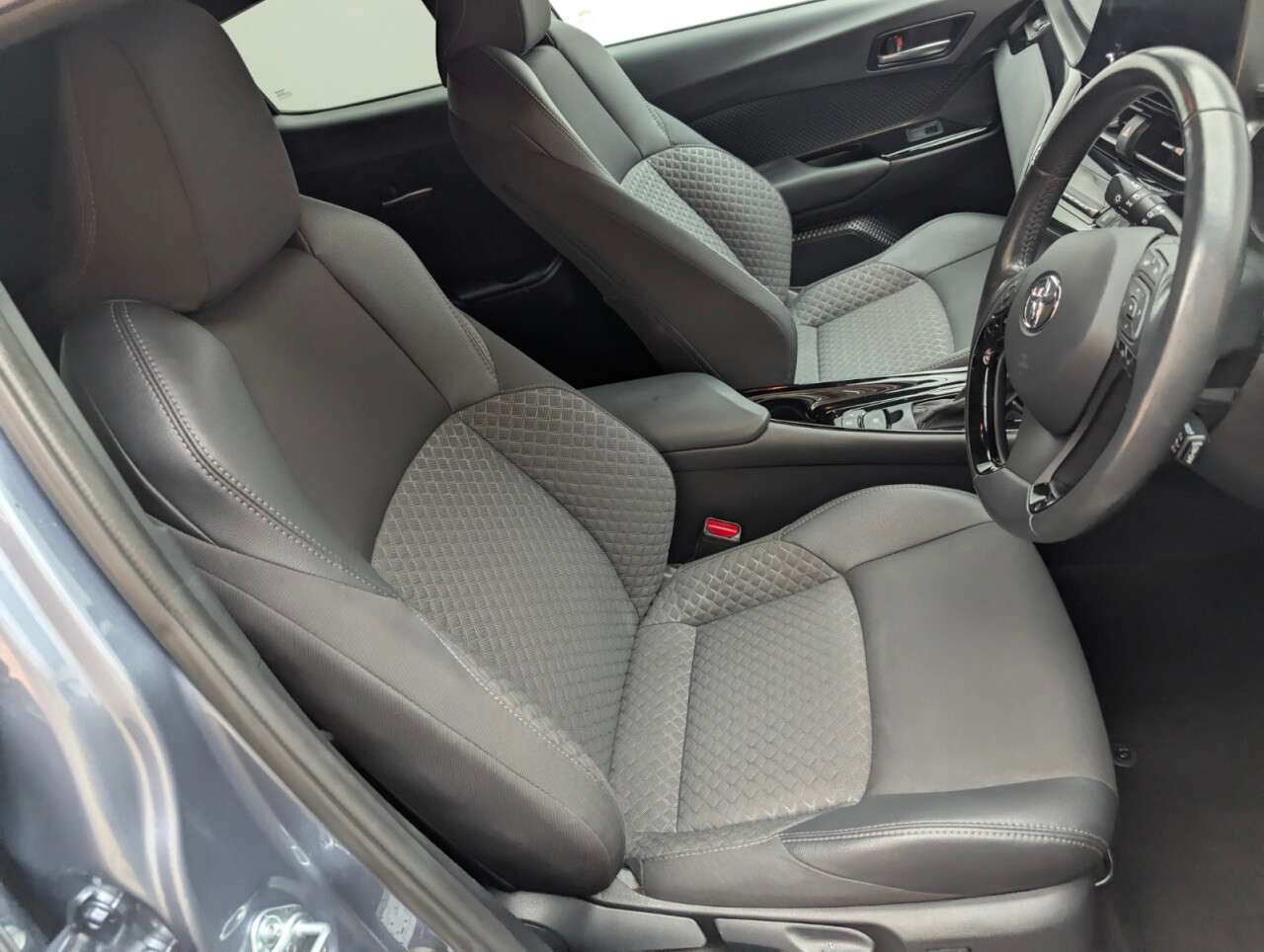 2022 TOYOTA C-HR 2022 TOYOTA C-HR