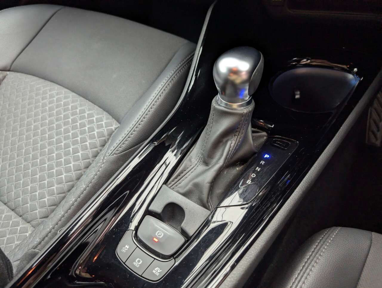 2022 TOYOTA C-HR 2022 TOYOTA C-HR