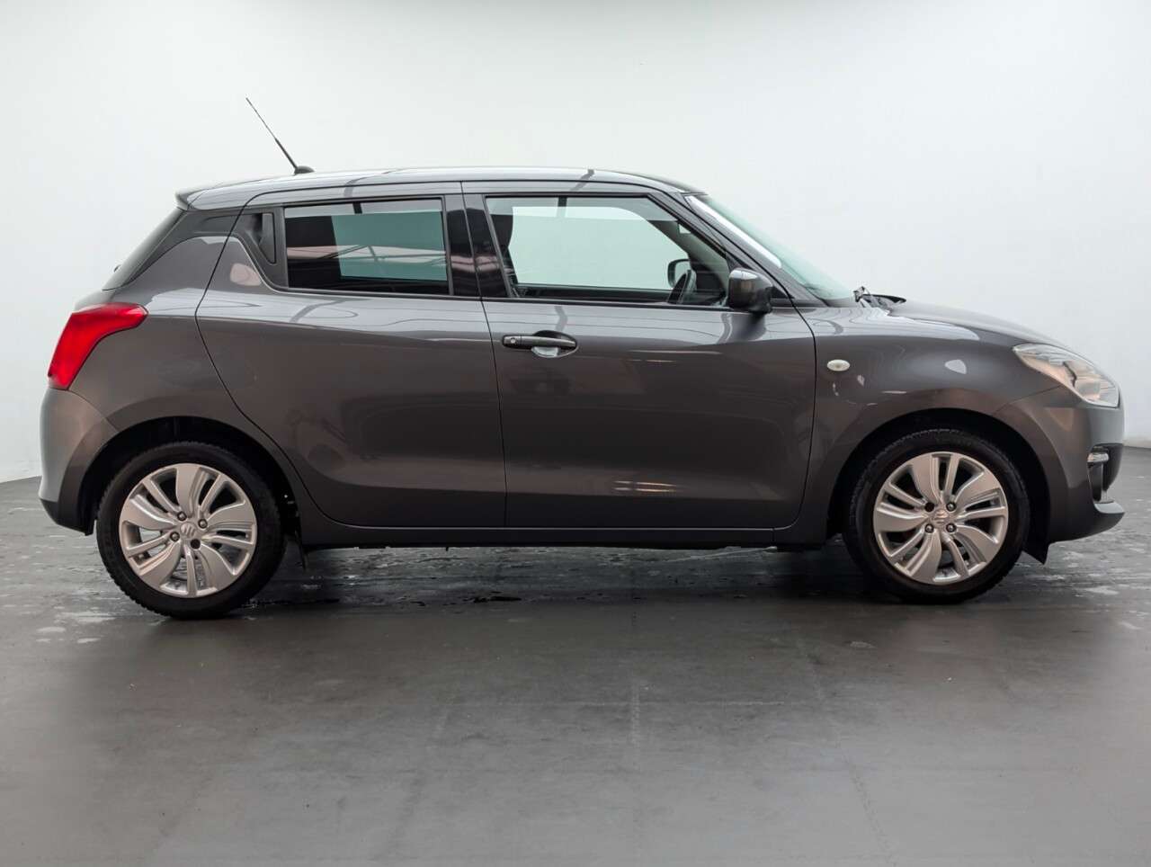 2018 SUZUKI SWIFT 2018 SUZUKI SWIFT