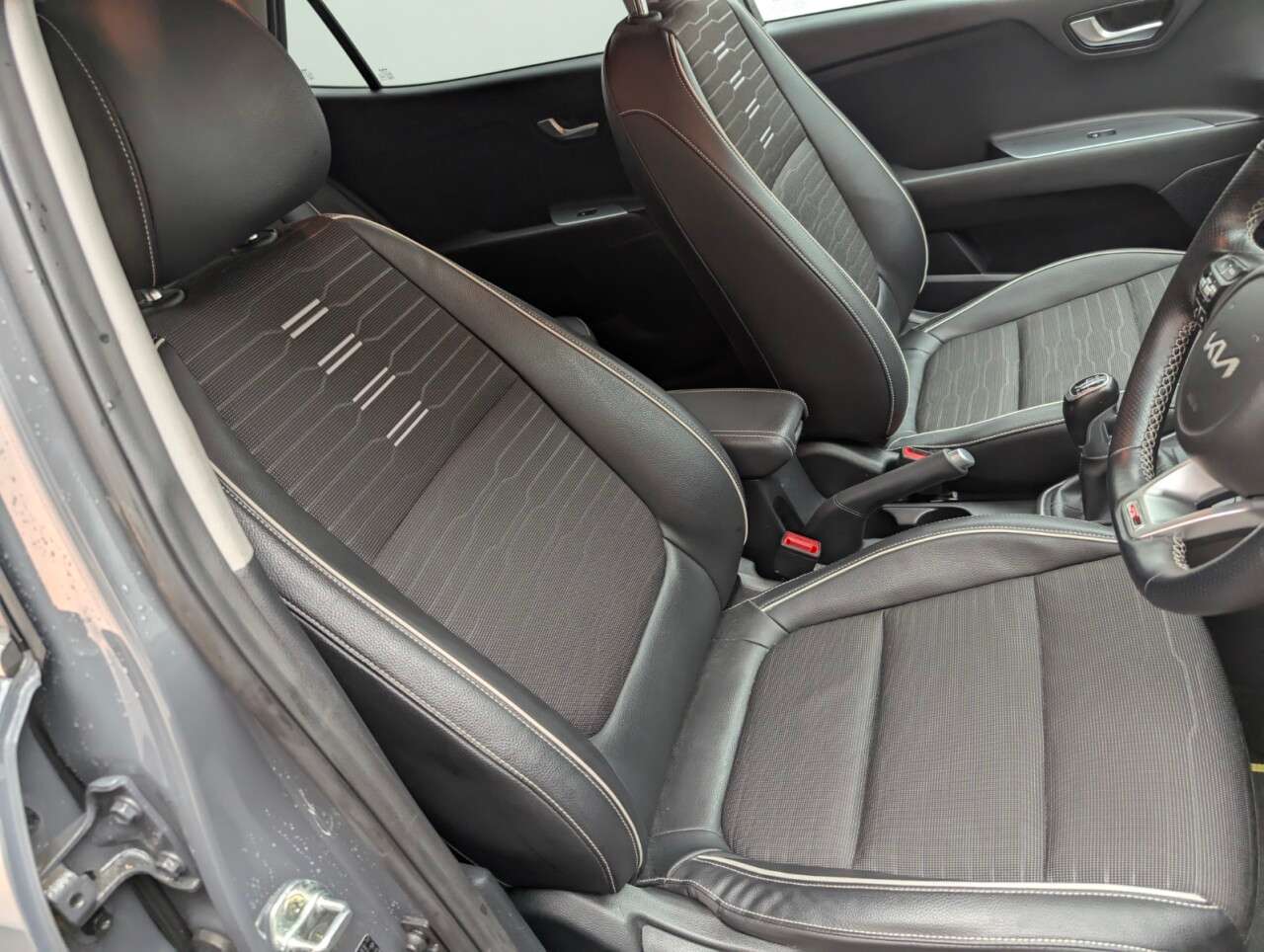 2022 KIA STONIC 2022 KIA STONIC