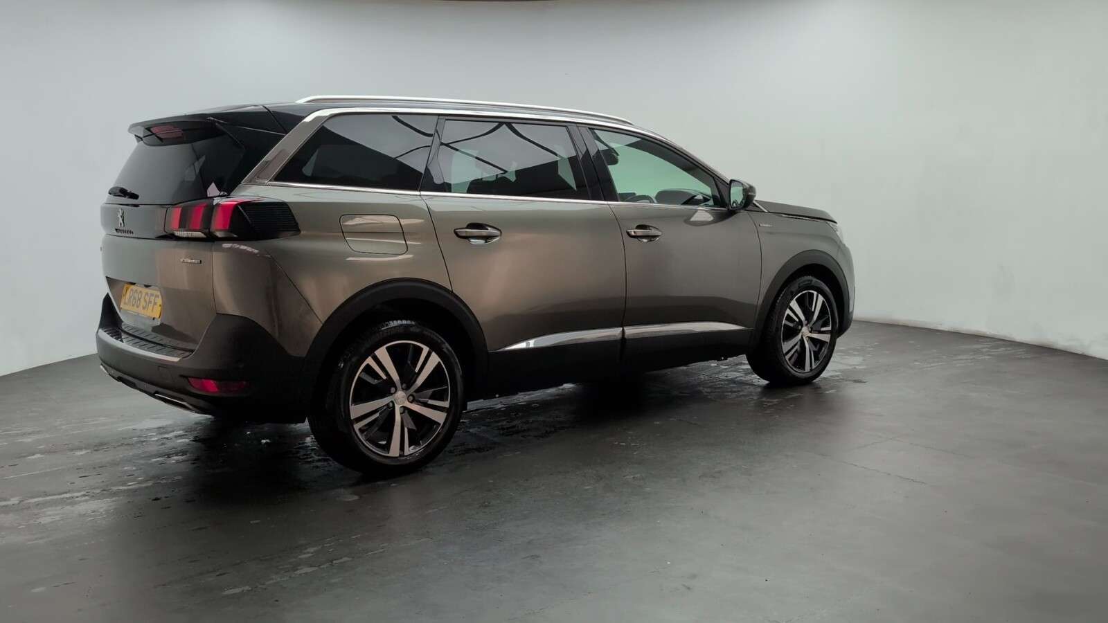 2018 PEUGEOT 5008 2018 PEUGEOT 5008