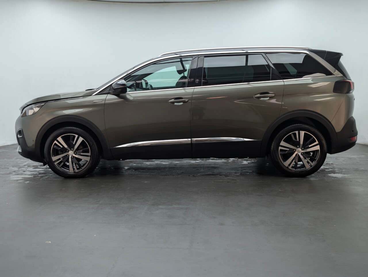 2018 PEUGEOT 5008 2018 PEUGEOT 5008