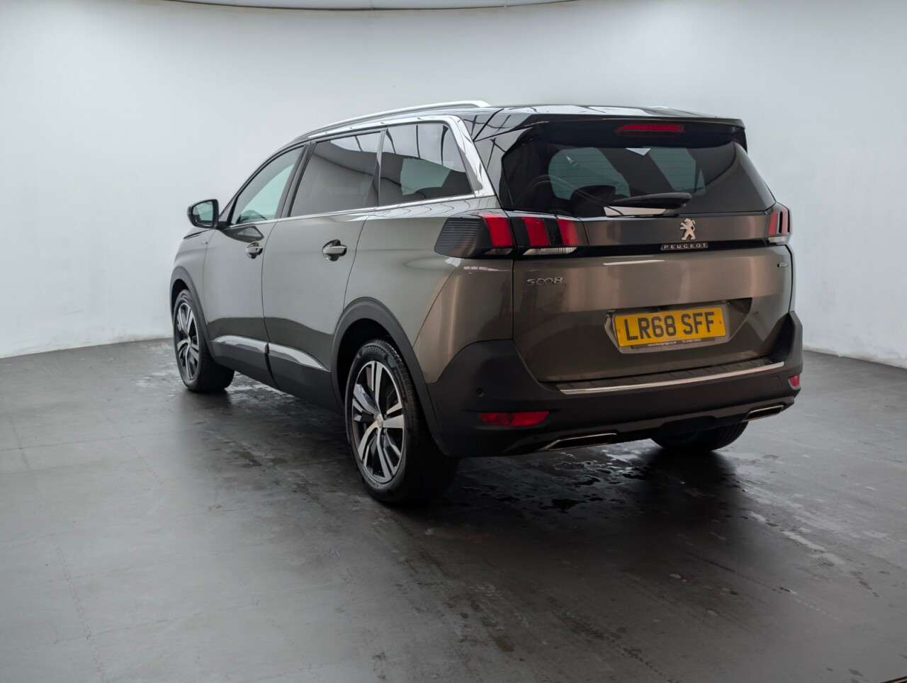 2018 PEUGEOT 5008 2018 PEUGEOT 5008