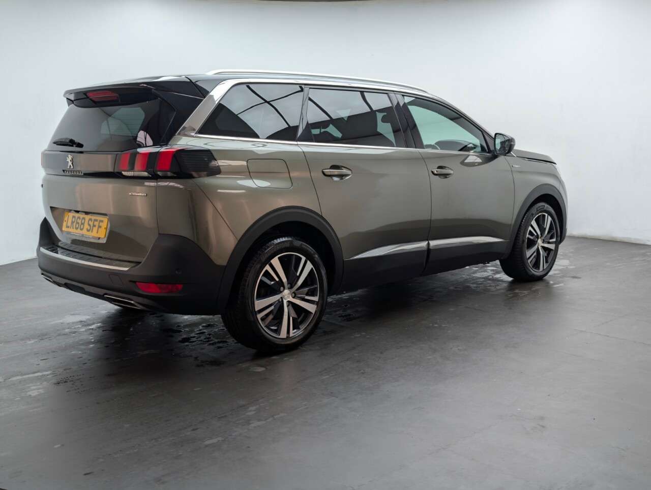 2018 PEUGEOT 5008 2018 PEUGEOT 5008