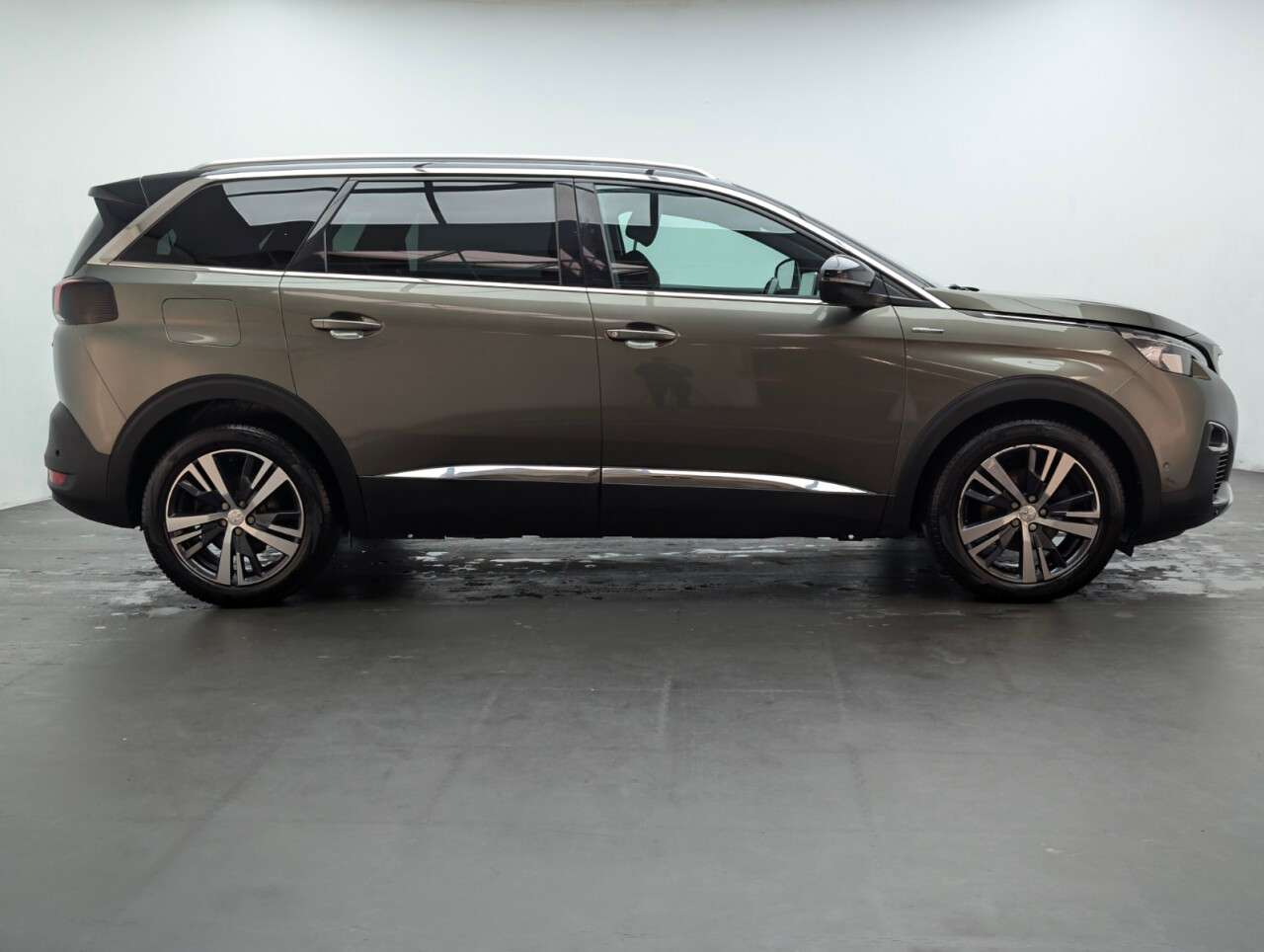 2018 PEUGEOT 5008 2018 PEUGEOT 5008