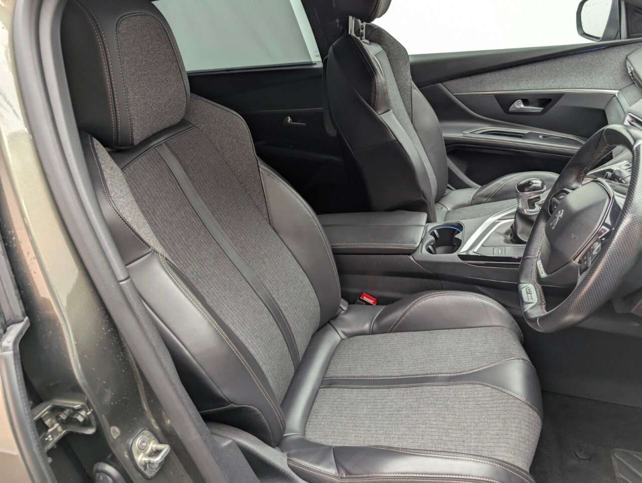 2018 PEUGEOT 5008 2018 PEUGEOT 5008