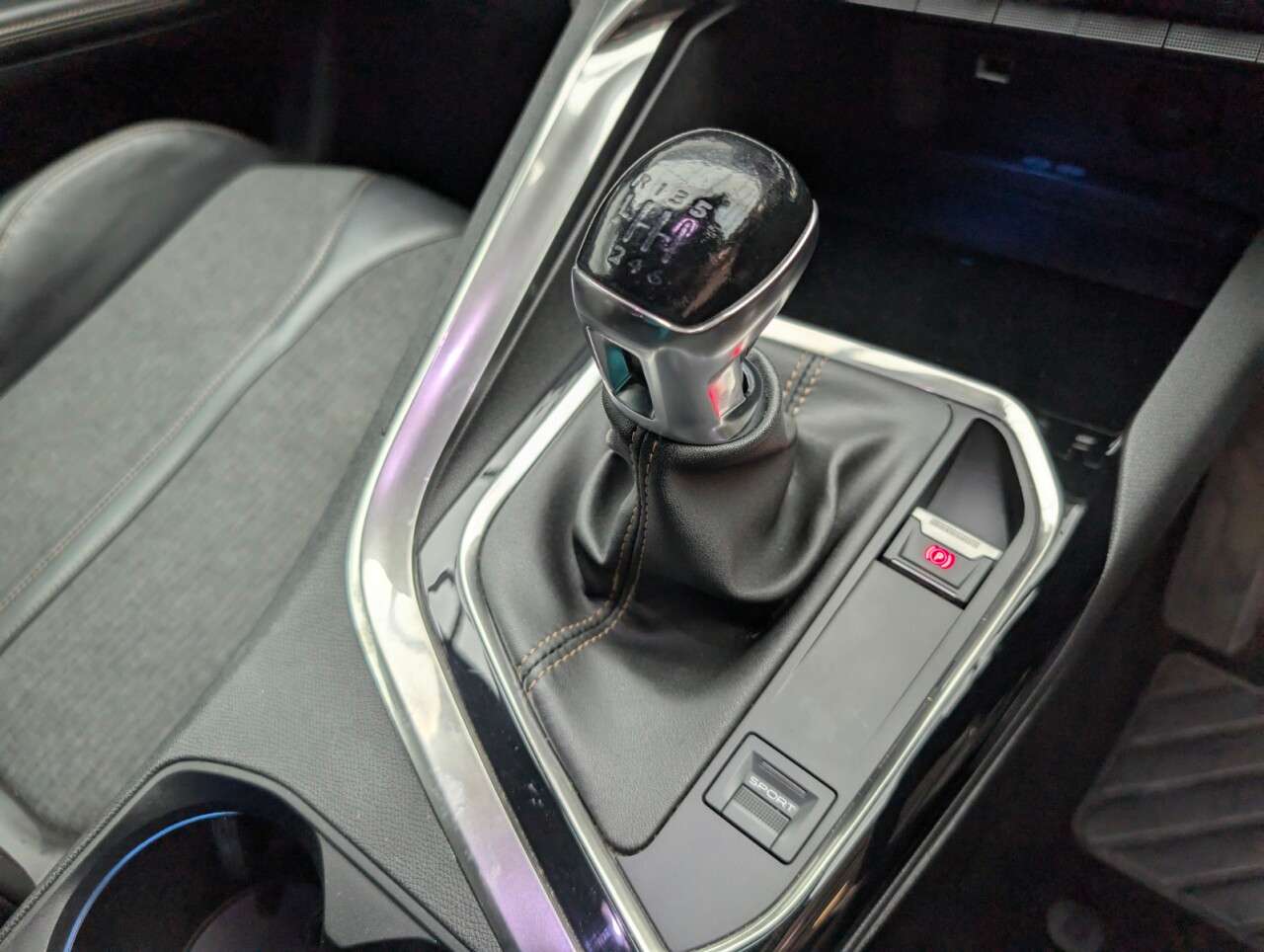 2018 PEUGEOT 5008 2018 PEUGEOT 5008