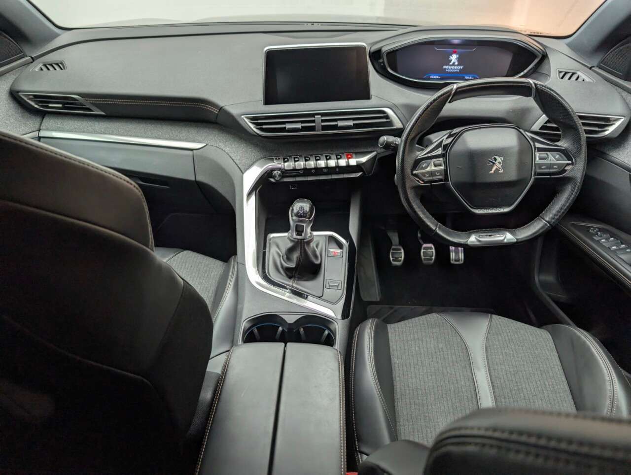 2018 PEUGEOT 5008 2018 PEUGEOT 5008