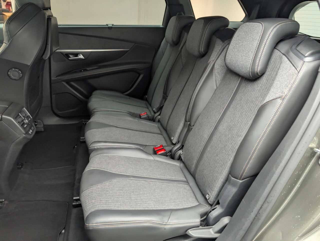 2018 PEUGEOT 5008 2018 PEUGEOT 5008