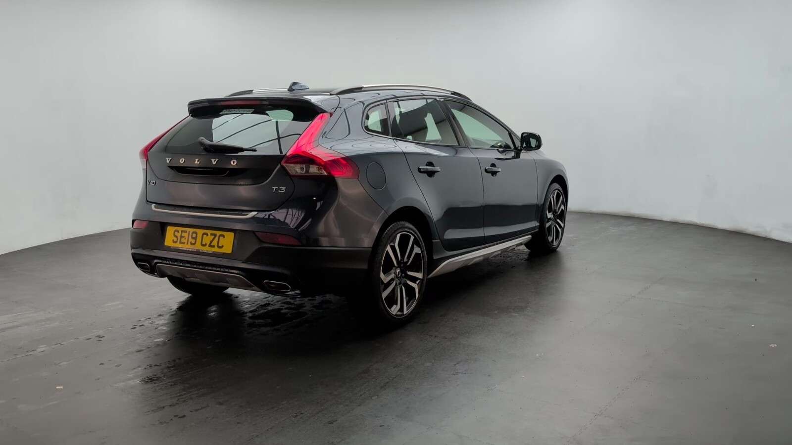 2019 VOLVO V40 CROSS COUNTRY 2019 VOLVO V40 CROSS COUNTRY