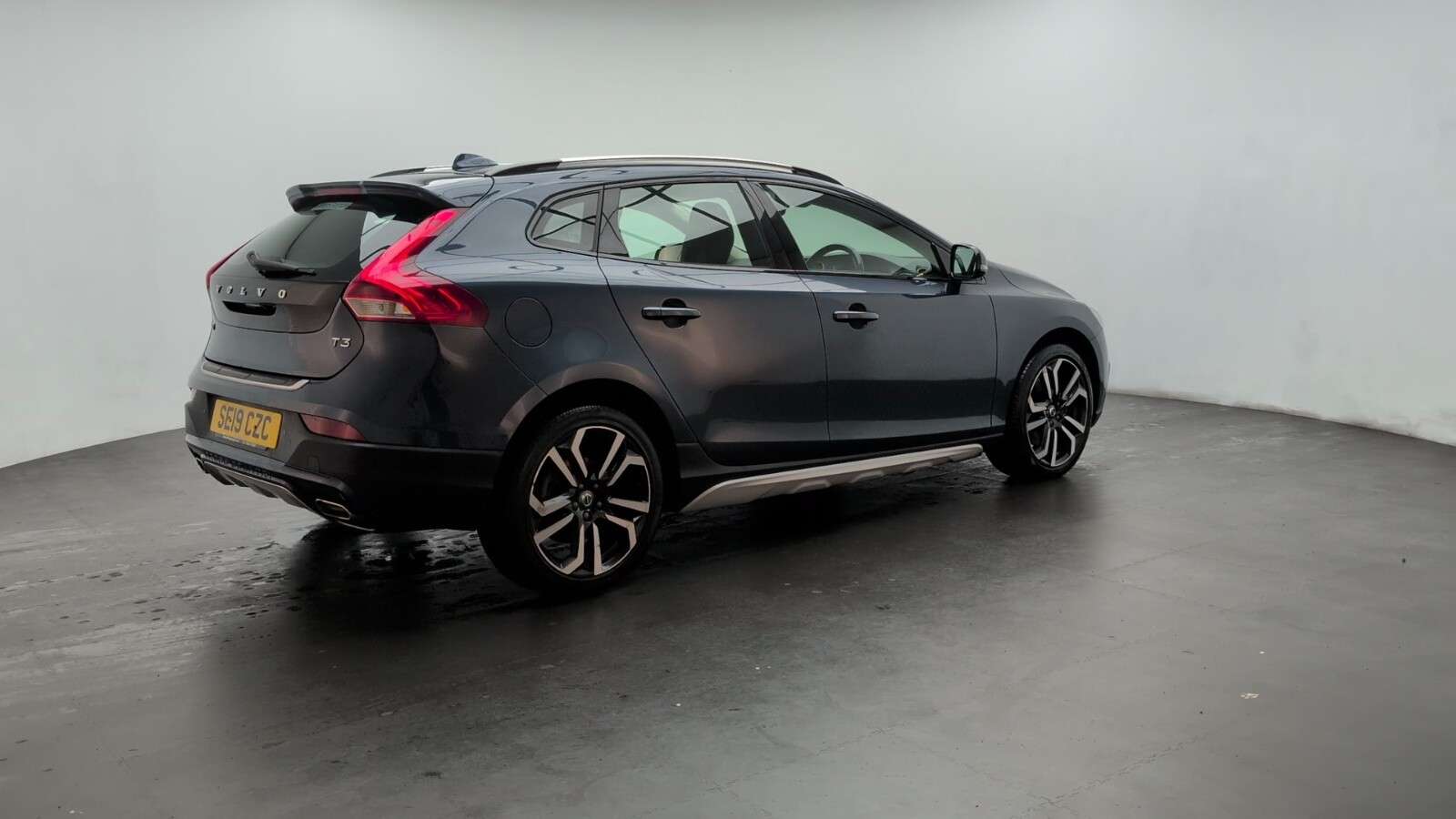 2019 VOLVO V40 CROSS COUNTRY 2019 VOLVO V40 CROSS COUNTRY