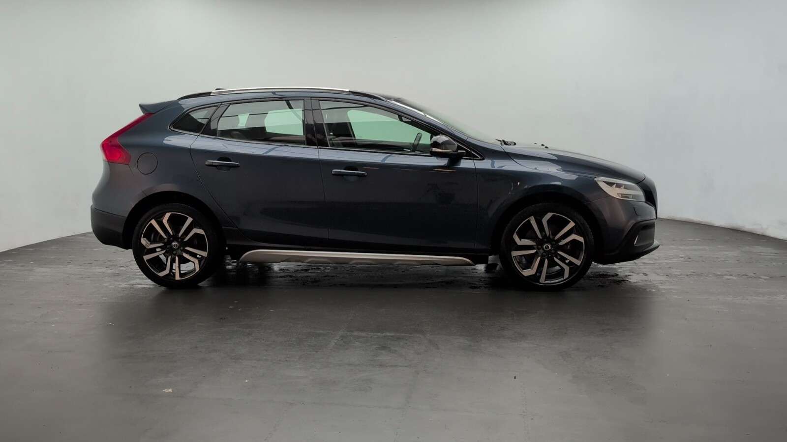 2019 VOLVO V40 CROSS COUNTRY 2019 VOLVO V40 CROSS COUNTRY