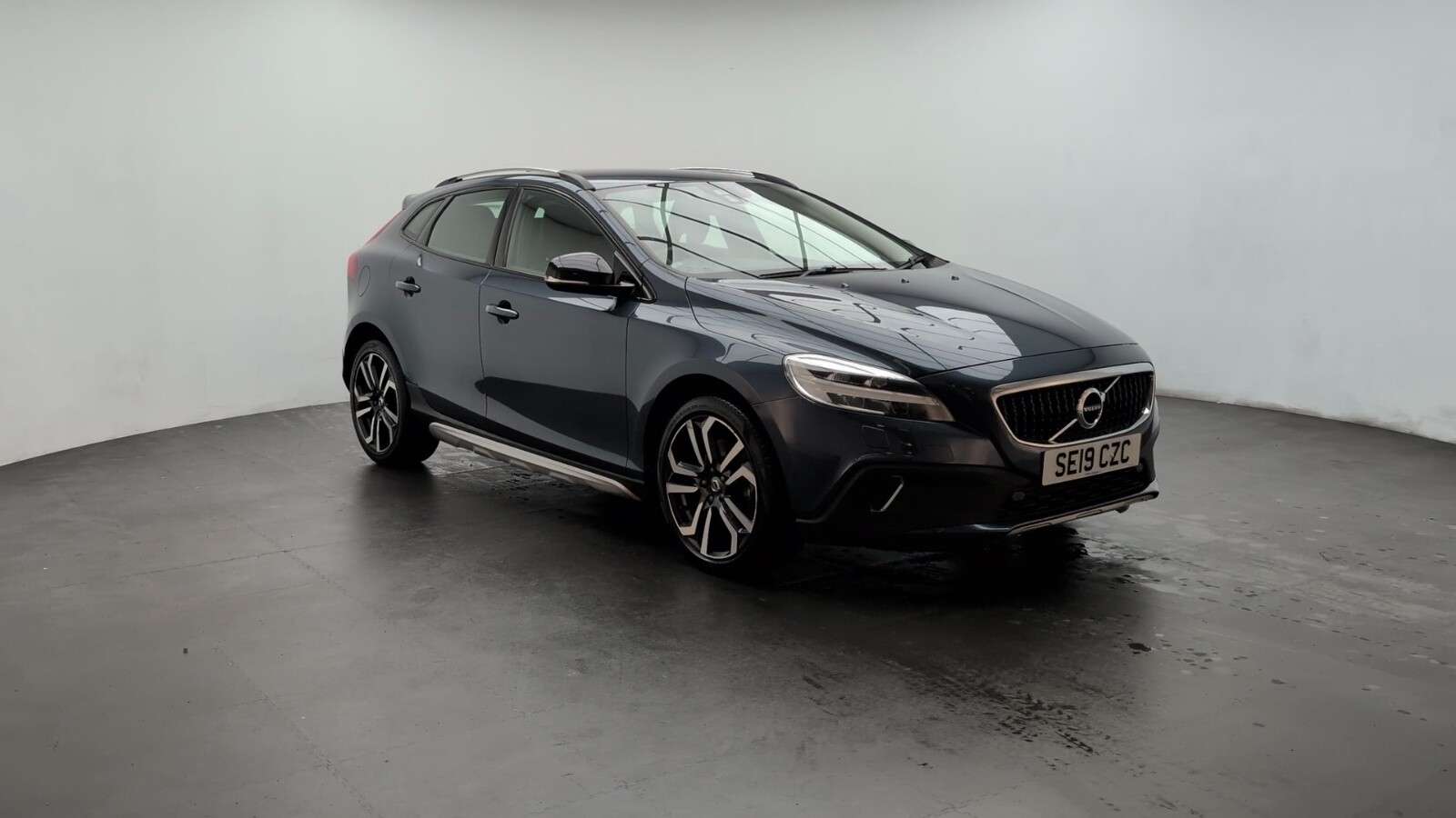 2019 VOLVO V40 CROSS COUNTRY 2019 VOLVO V40 CROSS COUNTRY