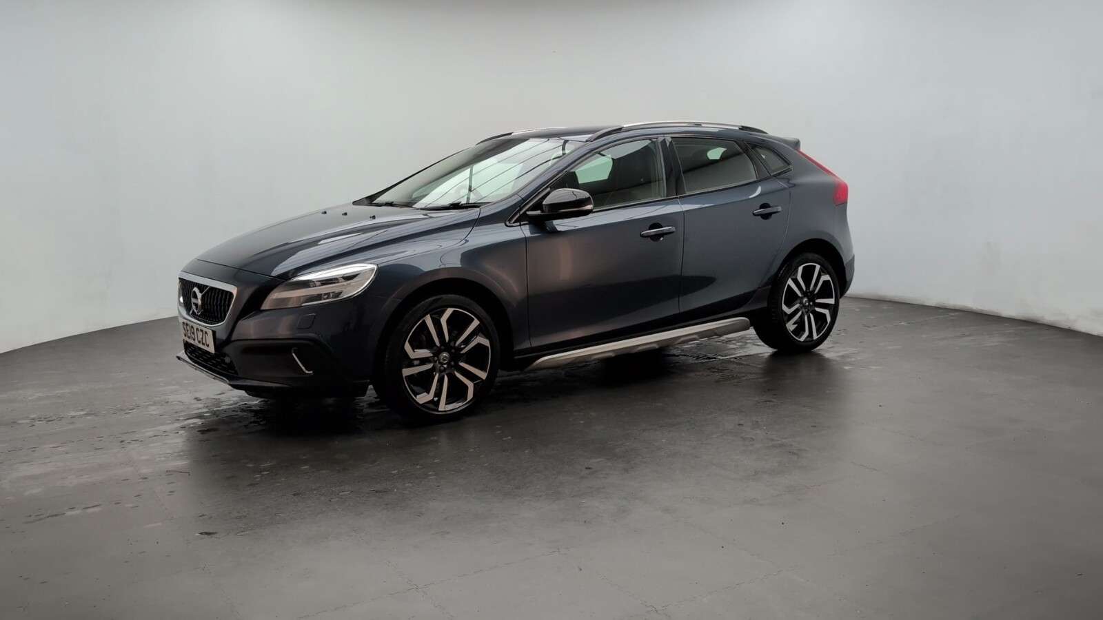 2019 VOLVO V40 CROSS COUNTRY 2019 VOLVO V40 CROSS COUNTRY