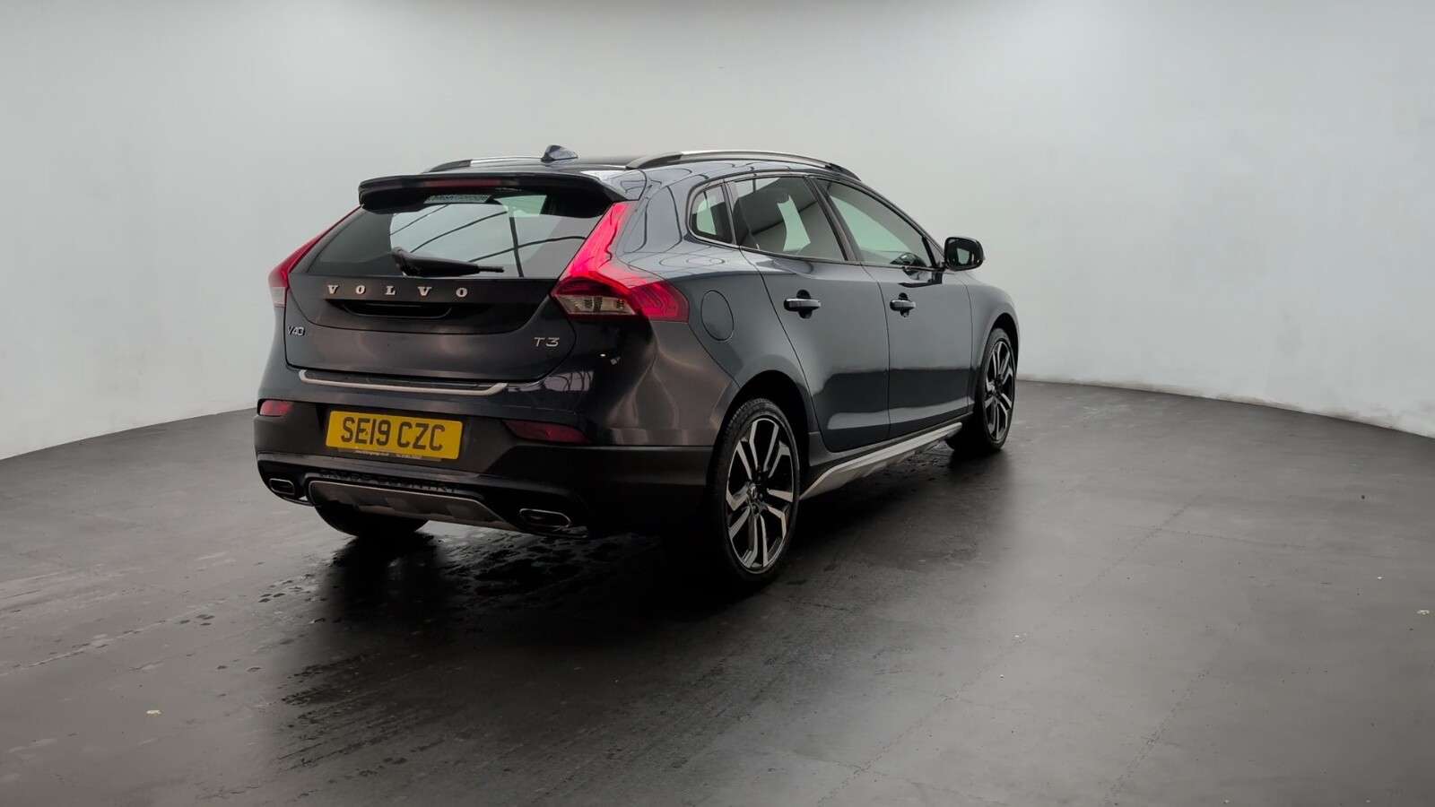 2019 VOLVO V40 CROSS COUNTRY 2019 VOLVO V40 CROSS COUNTRY