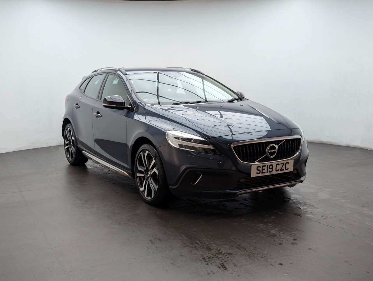 2019 VOLVO V40 CROSS COUNTRY 2019 VOLVO V40 CROSS COUNTRY