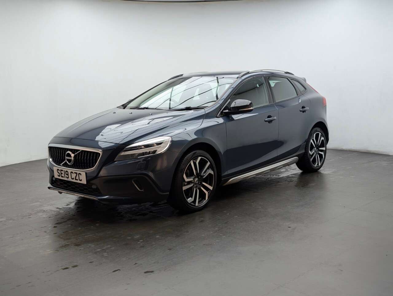 2019 VOLVO V40 CROSS COUNTRY 2019 VOLVO V40 CROSS COUNTRY