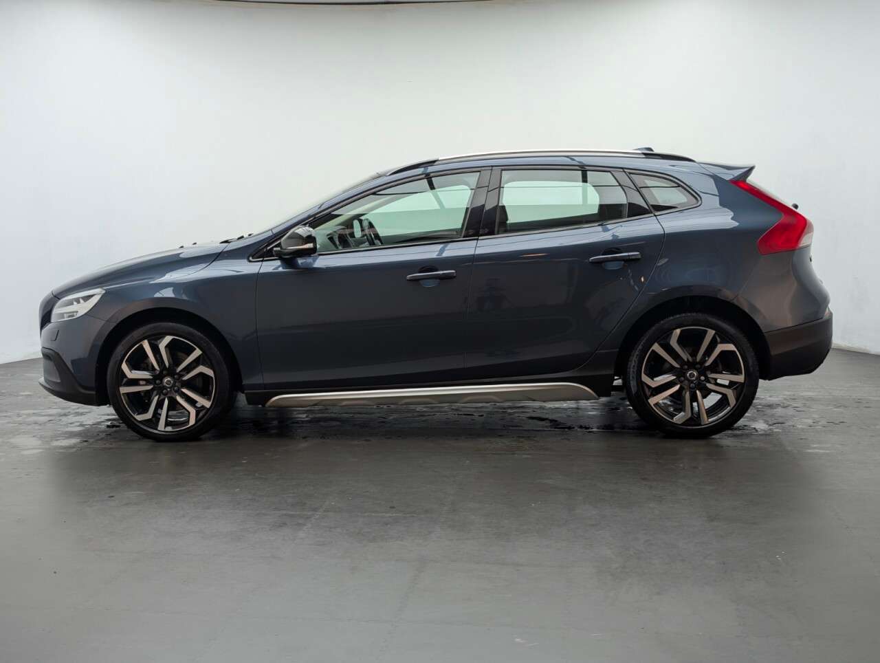 2019 VOLVO V40 CROSS COUNTRY 2019 VOLVO V40 CROSS COUNTRY