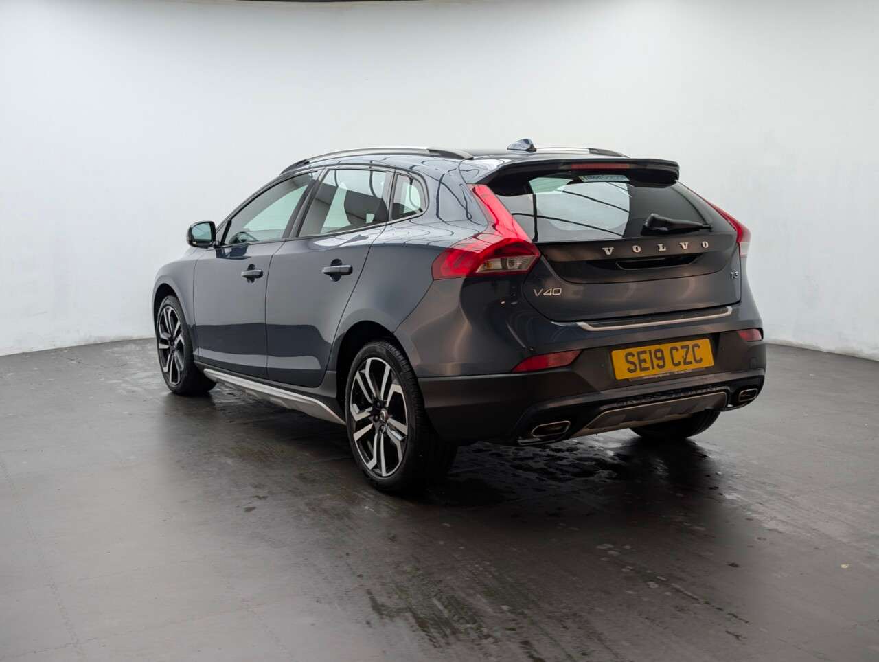 2019 VOLVO V40 CROSS COUNTRY 2019 VOLVO V40 CROSS COUNTRY